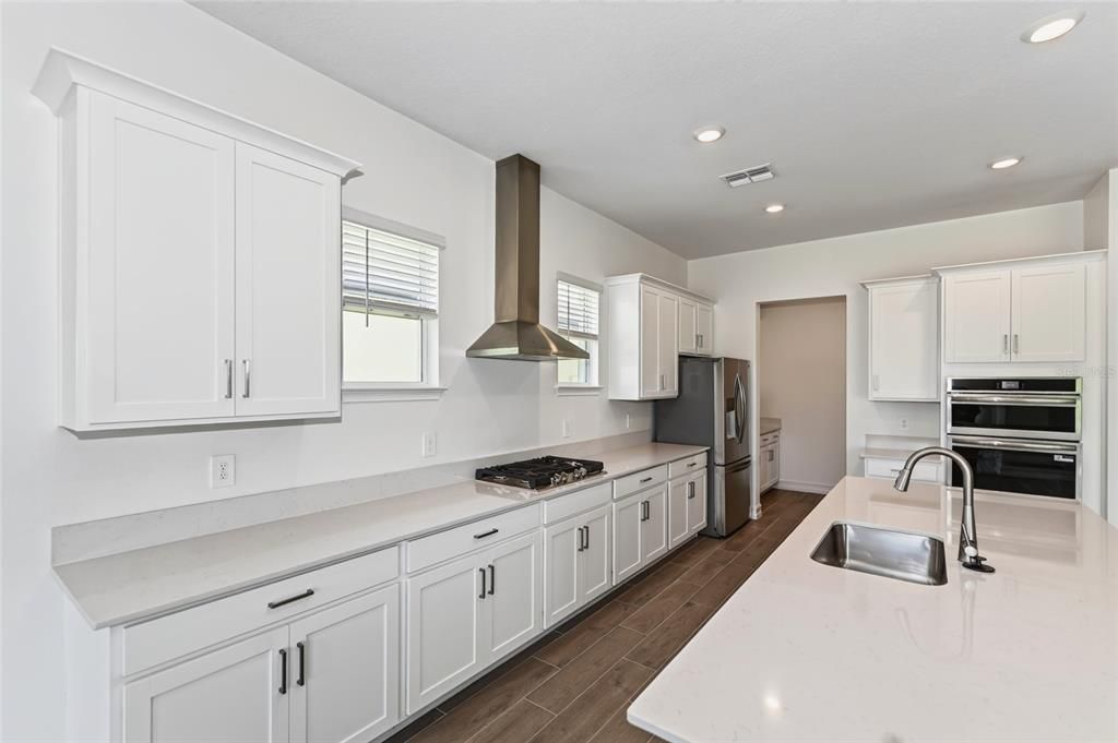 For Rent: $3,600 (5 beds, 4 baths, 3336 Square Feet)