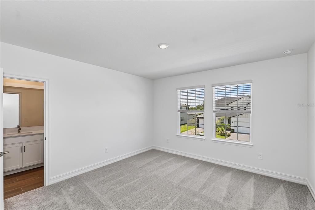 For Rent: $3,600 (5 beds, 4 baths, 3336 Square Feet)