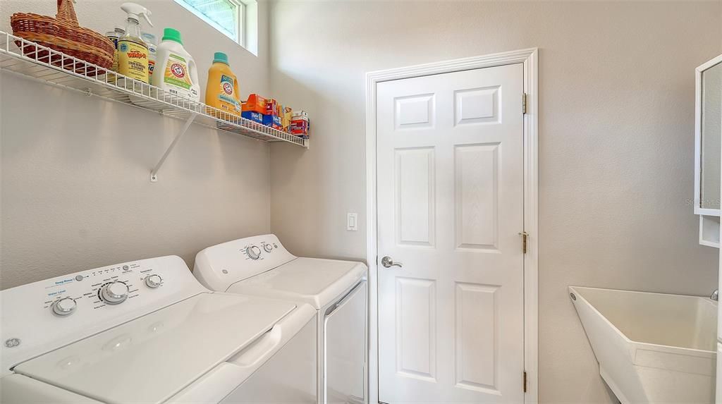 For Sale: $399,000 (3 beds, 2 baths, 1380 Square Feet)