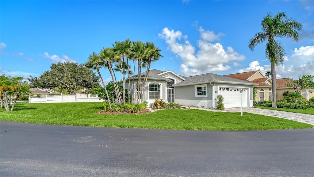 For Sale: $399,000 (3 beds, 2 baths, 1380 Square Feet)