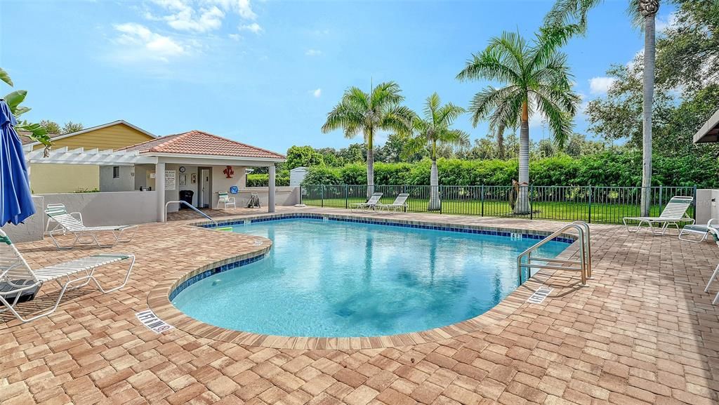 For Sale: $399,000 (3 beds, 2 baths, 1380 Square Feet)
