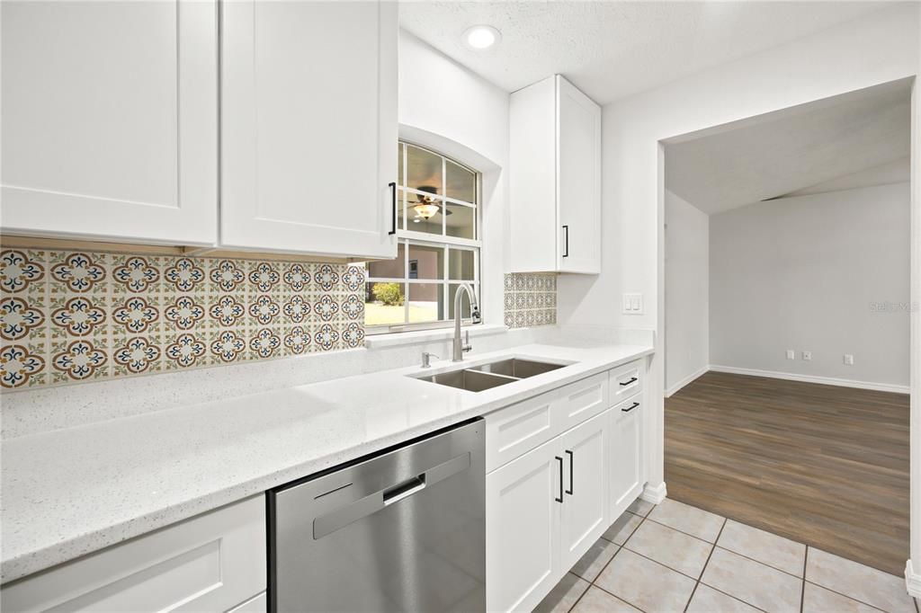 En Venta: $297,900 (3 camas, 2 baños, 1461 Pies cuadrados)