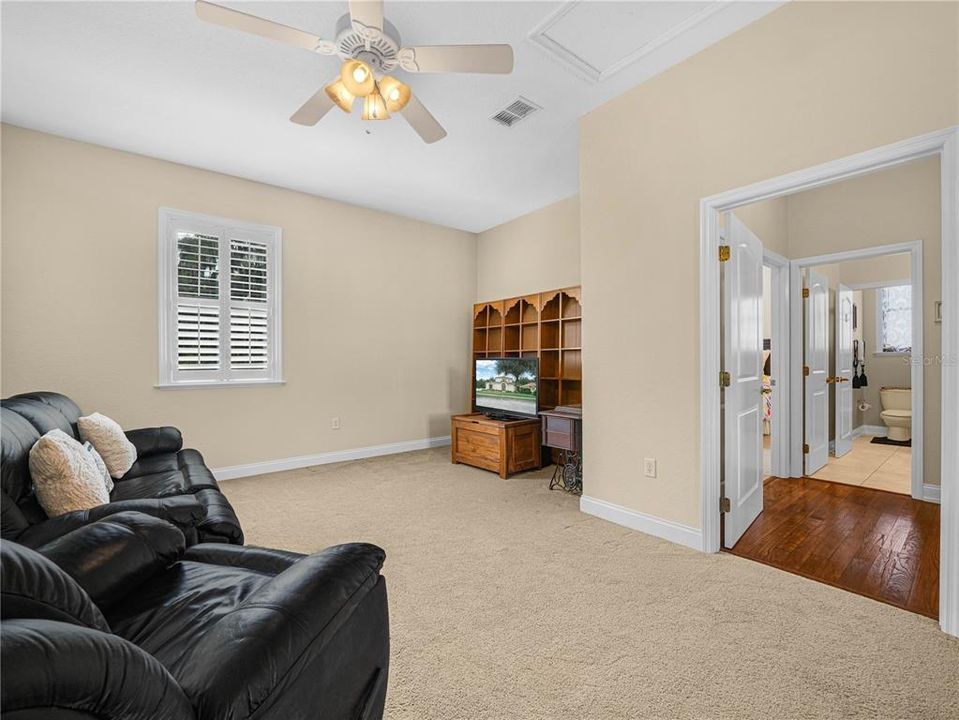 For Sale: $549,900 (5 beds, 3 baths, 3016 Square Feet)