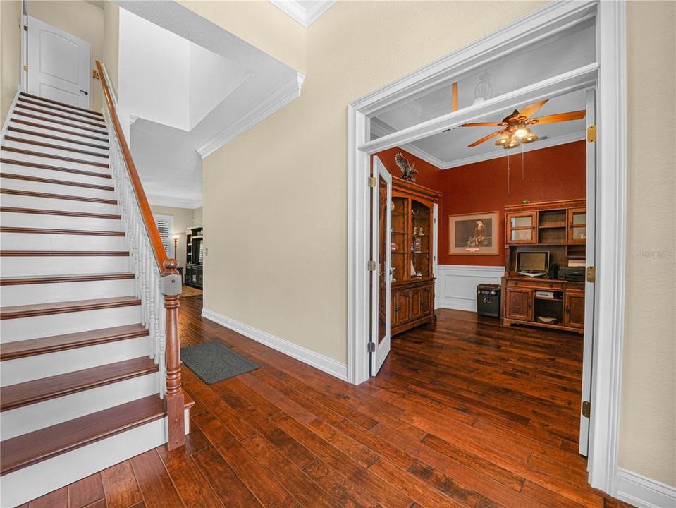 For Sale: $549,900 (5 beds, 3 baths, 3016 Square Feet)