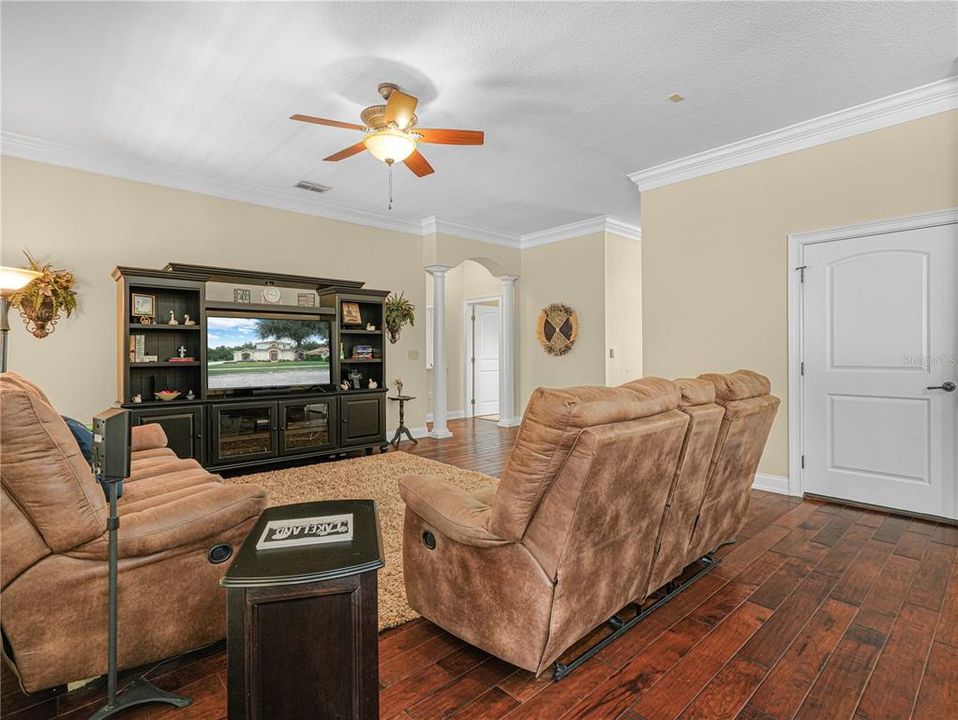For Sale: $549,900 (5 beds, 3 baths, 3016 Square Feet)