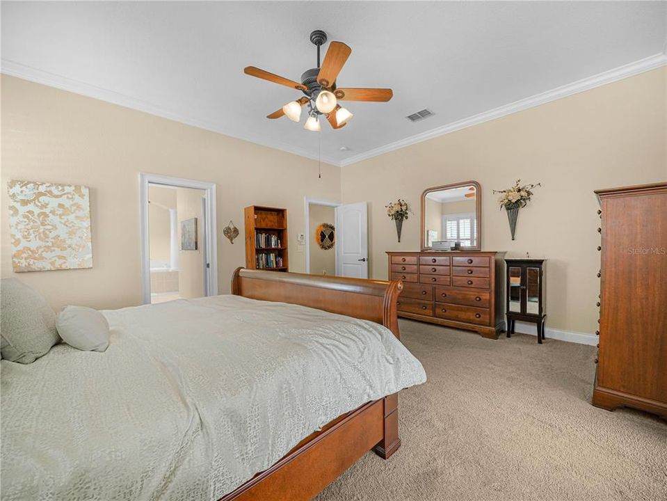For Sale: $549,900 (5 beds, 3 baths, 3016 Square Feet)