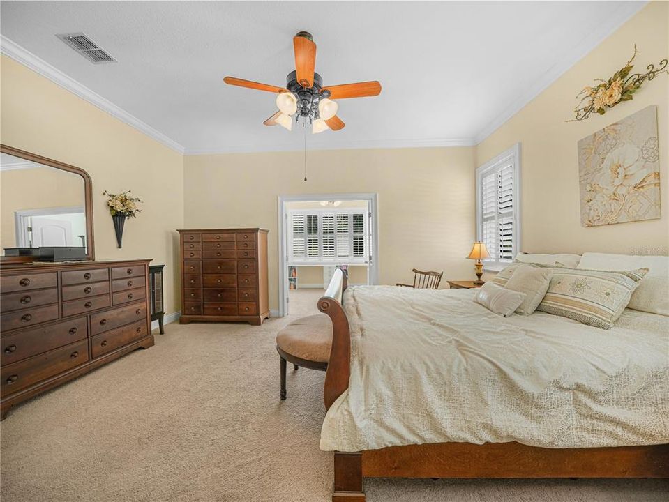 For Sale: $549,900 (5 beds, 3 baths, 3016 Square Feet)