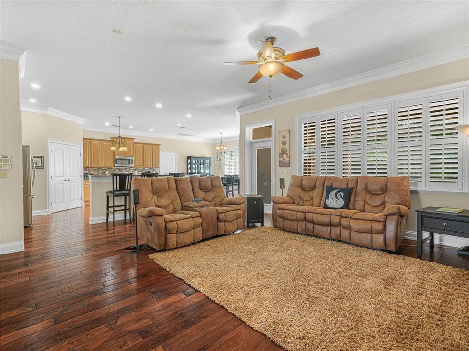 For Sale: $549,900 (5 beds, 3 baths, 3016 Square Feet)