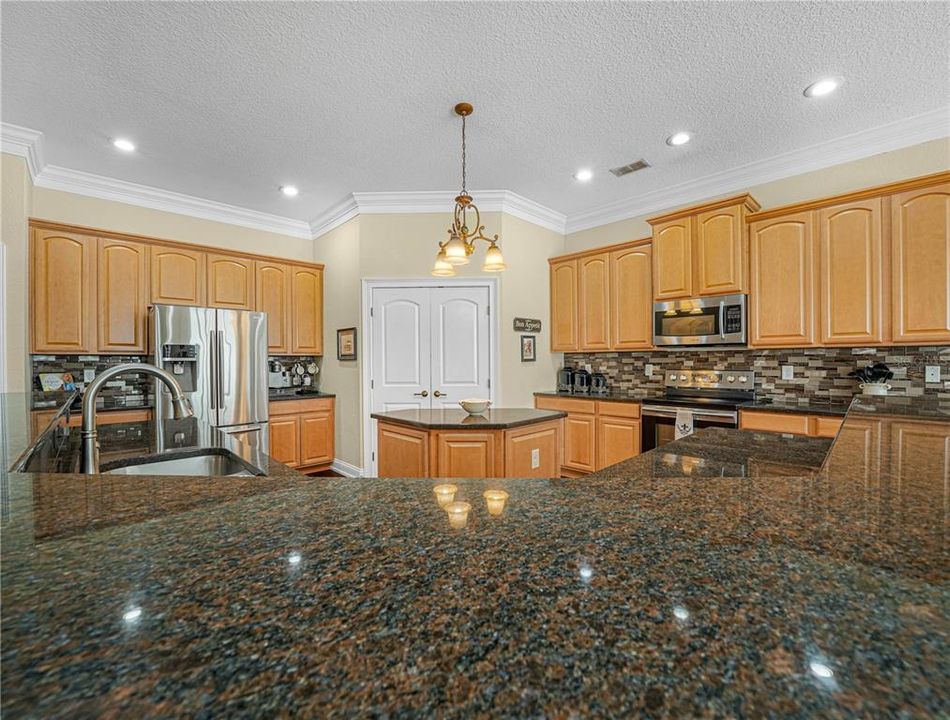 For Sale: $549,900 (5 beds, 3 baths, 3016 Square Feet)