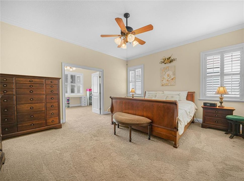 For Sale: $549,900 (5 beds, 3 baths, 3016 Square Feet)