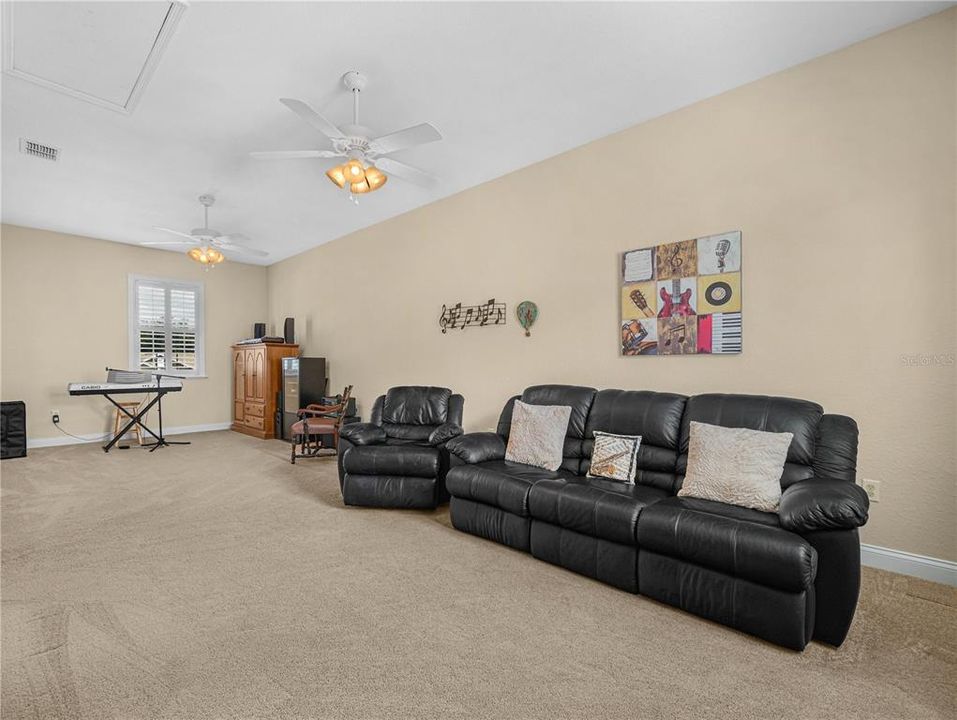 For Sale: $549,900 (5 beds, 3 baths, 3016 Square Feet)