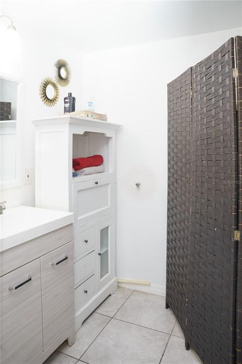 For Rent: $2,400 (4 beds, 2 baths, 1349 Square Feet)