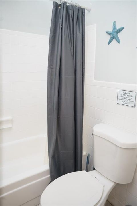 For Rent: $2,400 (4 beds, 2 baths, 1349 Square Feet)