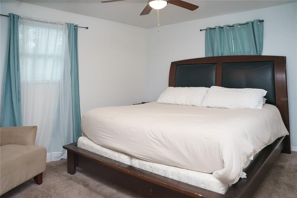 For Rent: $2,400 (4 beds, 2 baths, 1349 Square Feet)