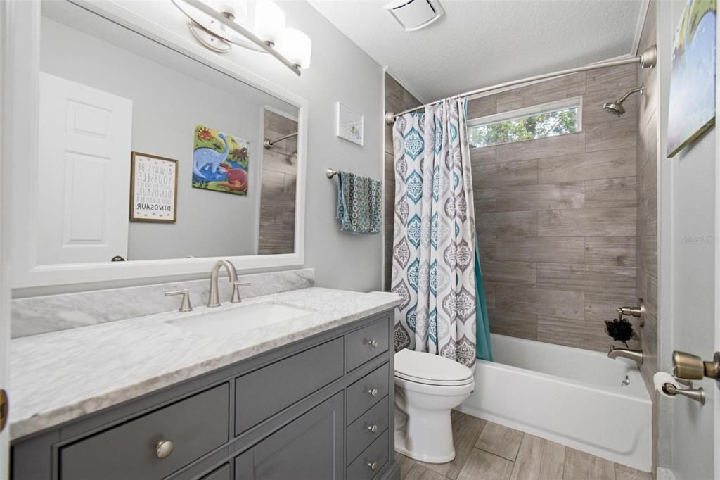 For Sale: $279,900 (3 beds, 2 baths, 1422 Square Feet)