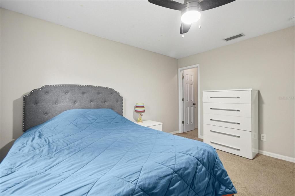 For Sale: $279,900 (3 beds, 2 baths, 1422 Square Feet)