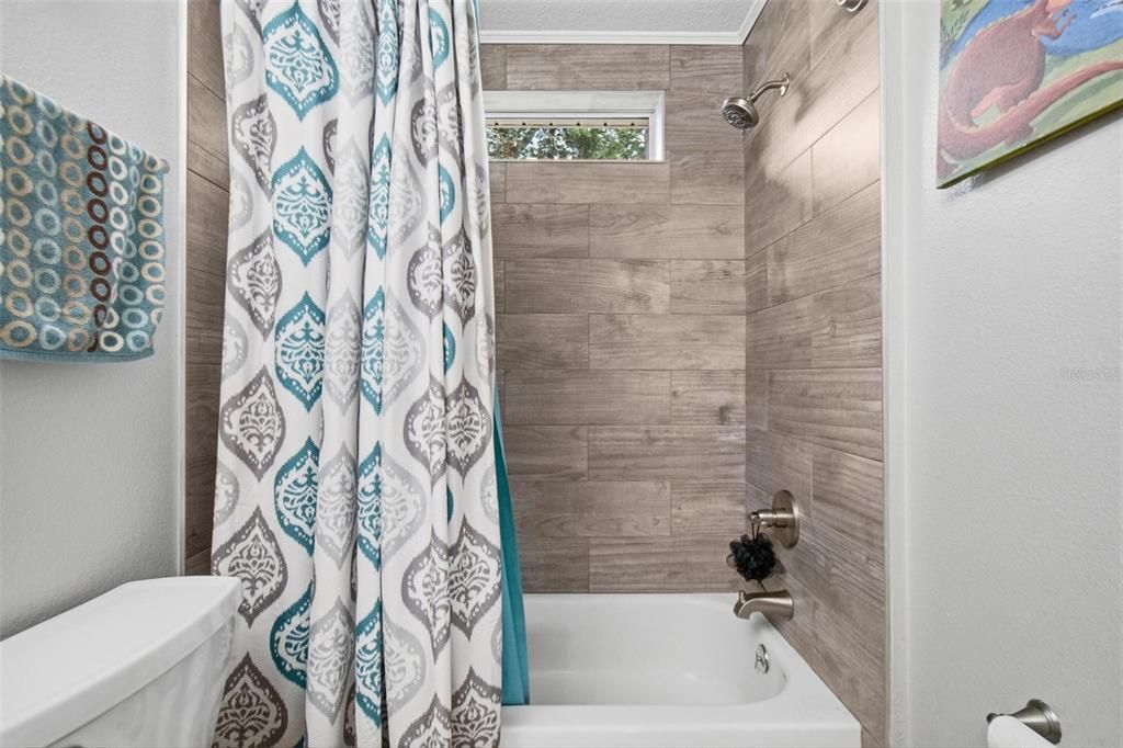 For Sale: $279,900 (3 beds, 2 baths, 1422 Square Feet)