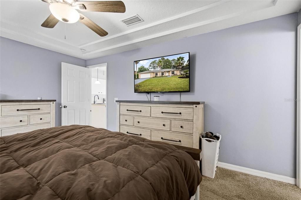 For Sale: $279,900 (3 beds, 2 baths, 1422 Square Feet)