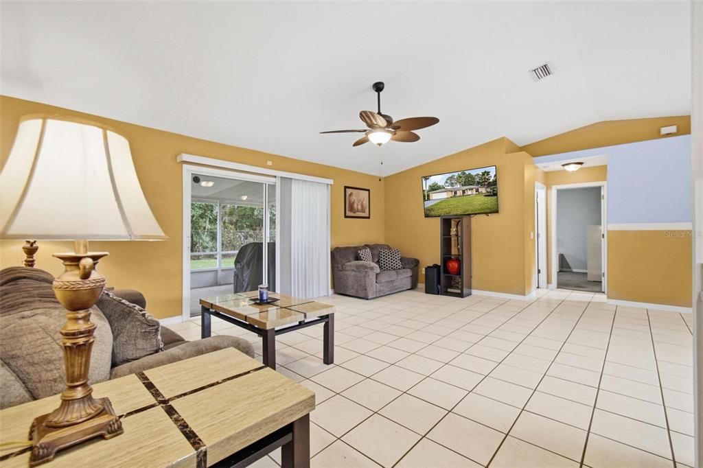For Sale: $279,900 (3 beds, 2 baths, 1422 Square Feet)