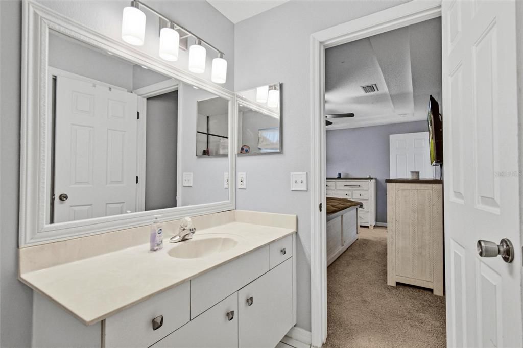 For Sale: $279,900 (3 beds, 2 baths, 1422 Square Feet)