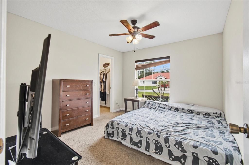 For Sale: $279,900 (3 beds, 2 baths, 1422 Square Feet)