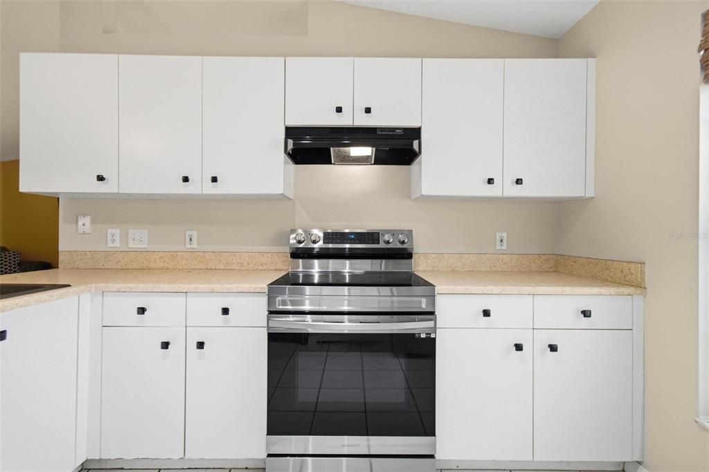 For Sale: $279,900 (3 beds, 2 baths, 1422 Square Feet)