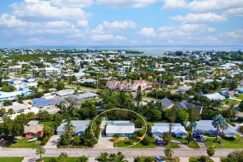 На продажу: $1,295,000 (2 спален, 2 ванн, 1332 Квадратных фут)