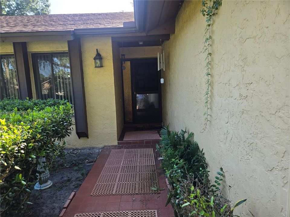 For Sale: $379,000 (4 beds, 2 baths, 1760 Square Feet)