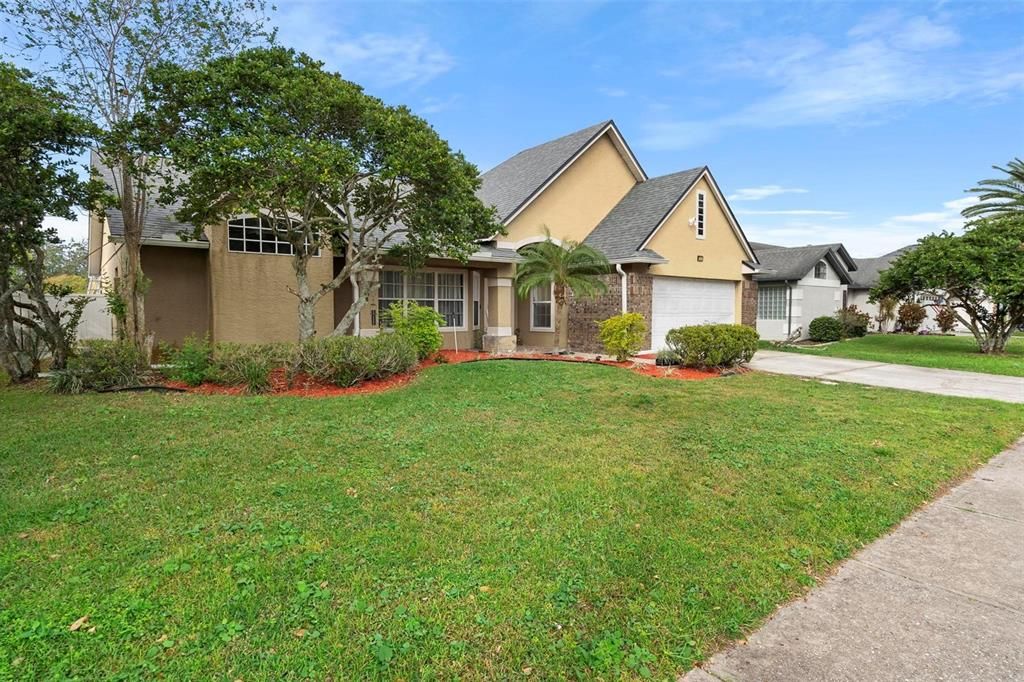 For Sale: $480,000 (4 beds, 2 baths, 2587 Square Feet)