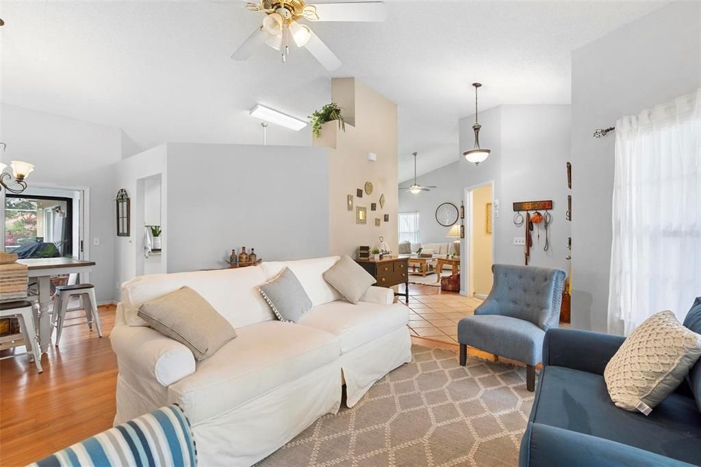 For Sale: $480,000 (4 beds, 2 baths, 2587 Square Feet)