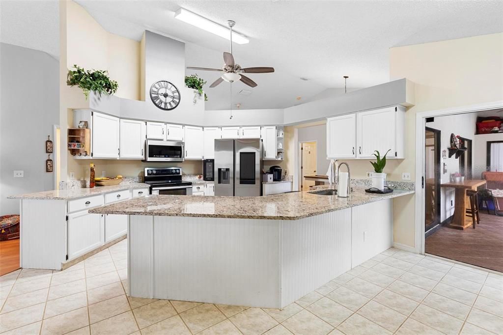 For Sale: $480,000 (4 beds, 2 baths, 2587 Square Feet)