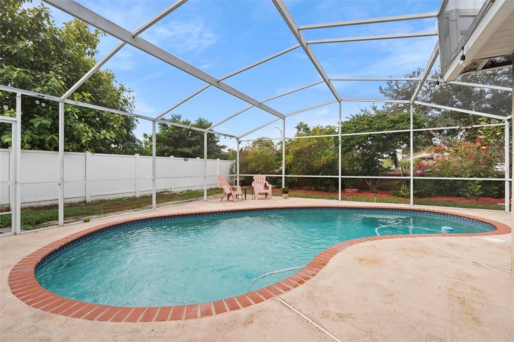 For Sale: $480,000 (4 beds, 2 baths, 2587 Square Feet)