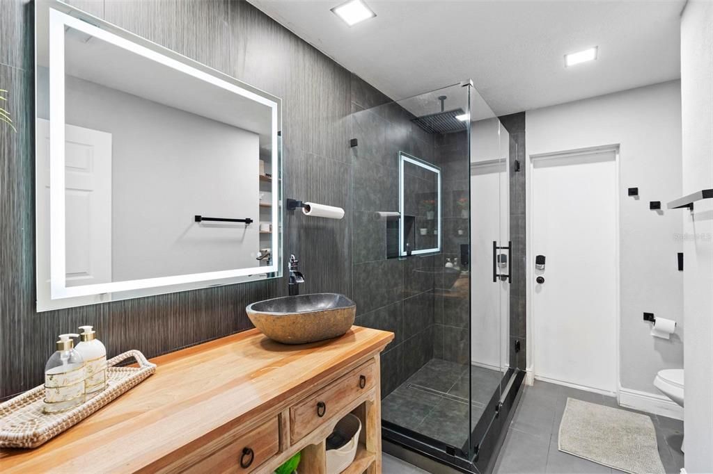 For Sale: $480,000 (4 beds, 2 baths, 2587 Square Feet)