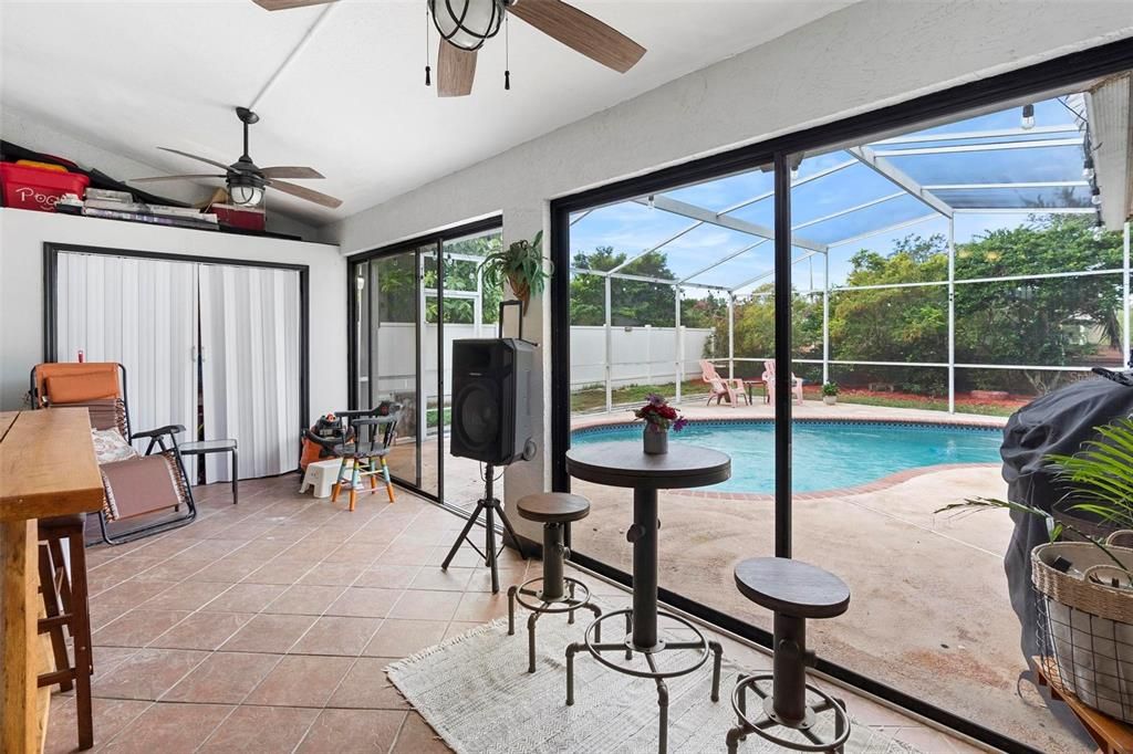 For Sale: $480,000 (4 beds, 2 baths, 2587 Square Feet)