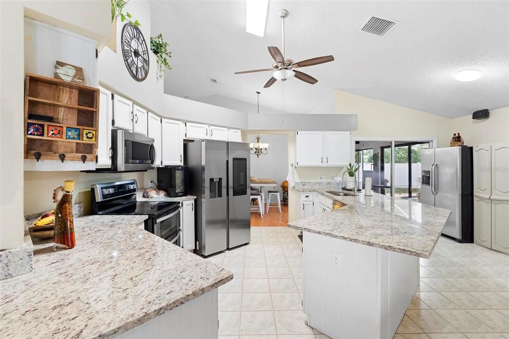 For Sale: $480,000 (4 beds, 2 baths, 2587 Square Feet)