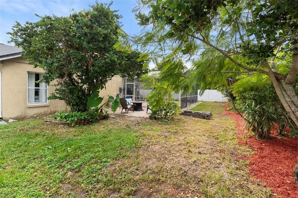 For Sale: $480,000 (4 beds, 2 baths, 2587 Square Feet)