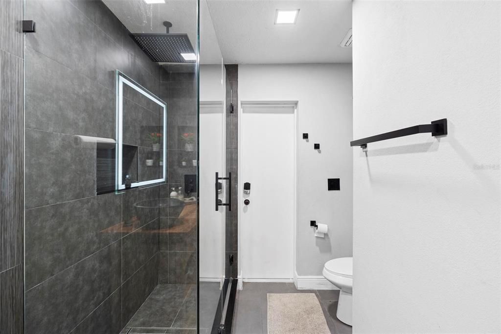 For Sale: $480,000 (4 beds, 2 baths, 2587 Square Feet)