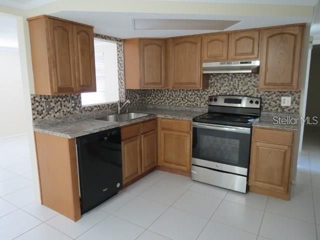 В аренду: $1,350 (2 спален, 2 ванн, 992 Квадратных фут)