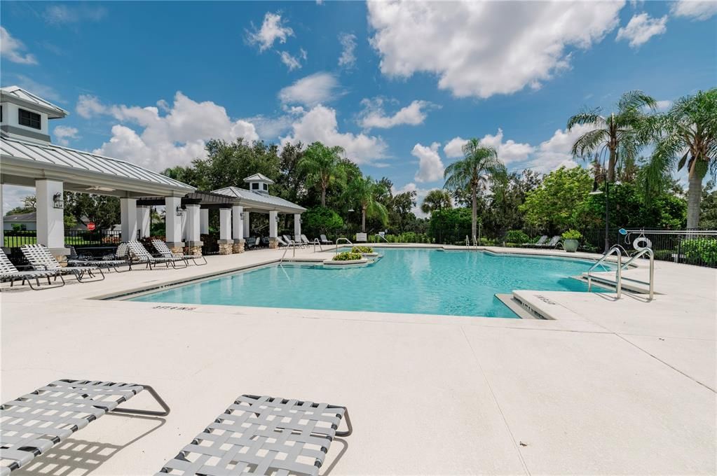 Activo con contrato: $470,000 (3 camas, 2 baños, 2231 Pies cuadrados)