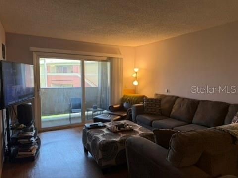 For Sale: $164,900 (2 beds, 2 baths, 1126 Square Feet)