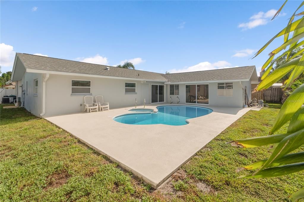 En Venta: $649,900 (3 camas, 3 baños, 1819 Pies cuadrados)