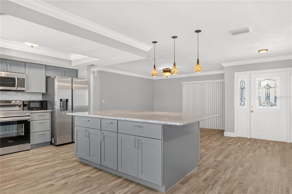 En Venta: $649,900 (3 camas, 3 baños, 1819 Pies cuadrados)