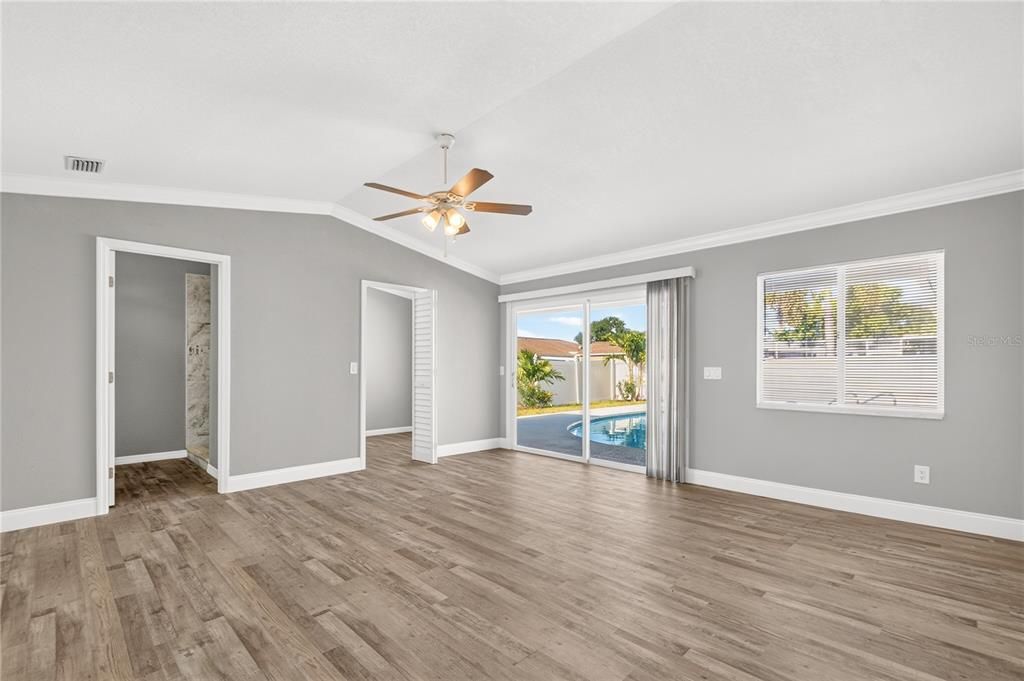 En Venta: $649,900 (3 camas, 3 baños, 1819 Pies cuadrados)