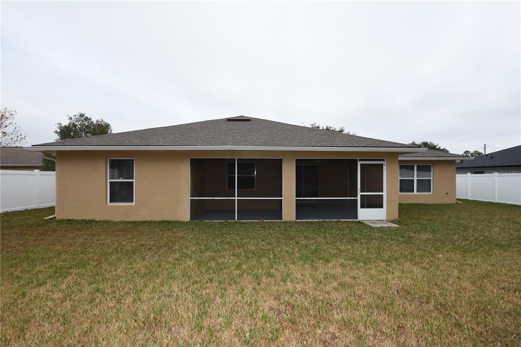 For Rent: $2,100 (4 beds, 2 baths, 2073 Square Feet)