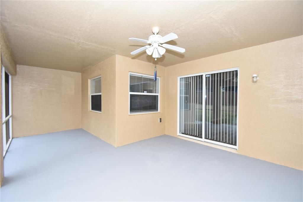 For Rent: $2,100 (4 beds, 2 baths, 2073 Square Feet)