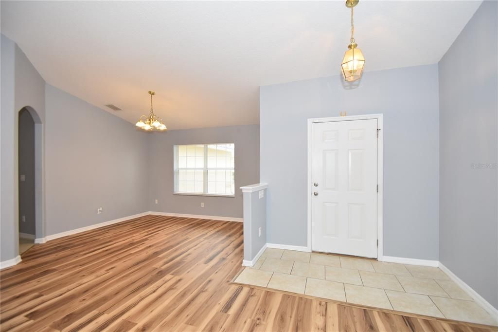 For Rent: $2,100 (4 beds, 2 baths, 2073 Square Feet)