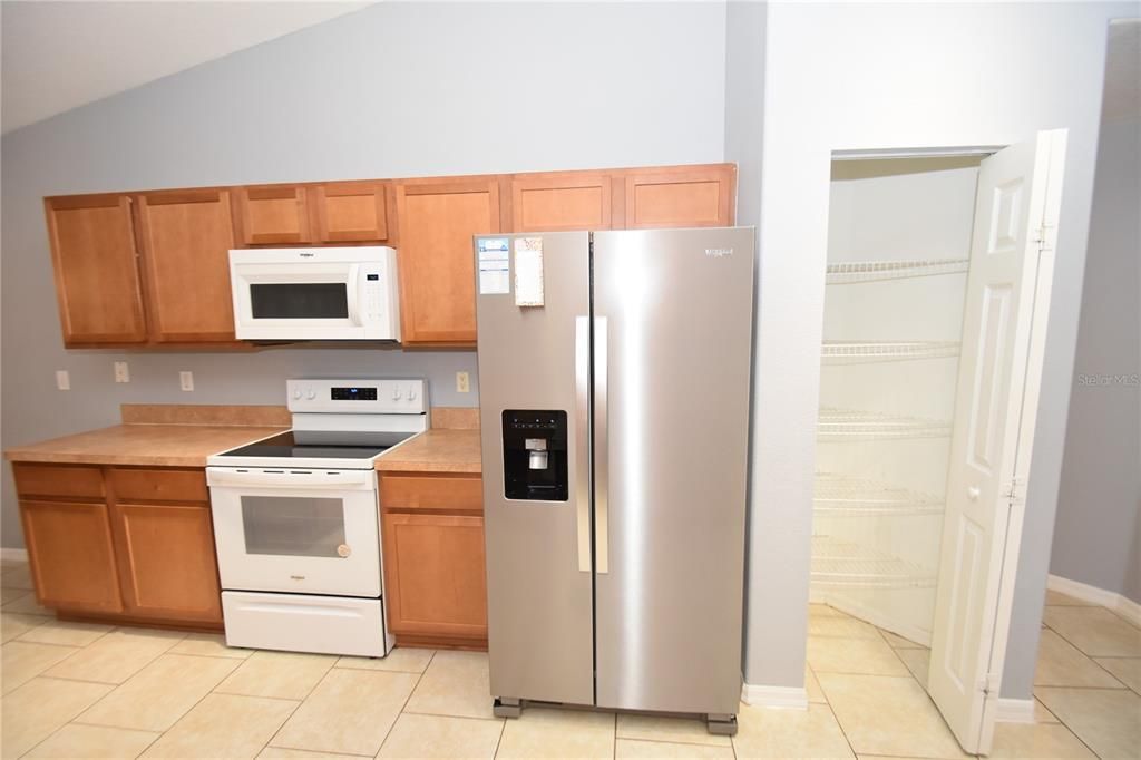 For Rent: $2,100 (4 beds, 2 baths, 2073 Square Feet)