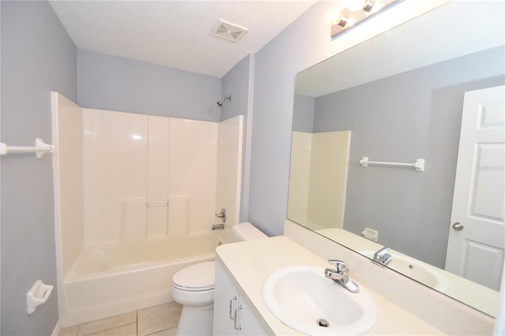 For Rent: $2,100 (4 beds, 2 baths, 2073 Square Feet)