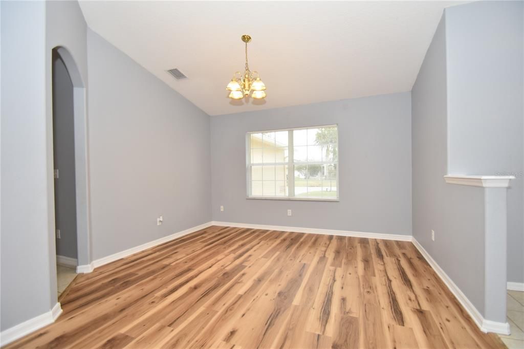 For Rent: $2,100 (4 beds, 2 baths, 2073 Square Feet)