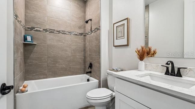 En Venta: $539,900 (4 camas, 3 baños, 2677 Pies cuadrados)